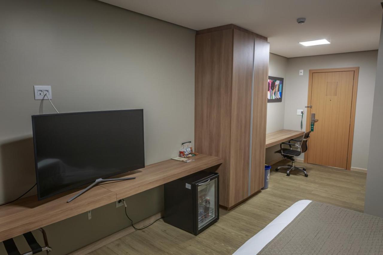 Dubai Suites Montes Claros Eksteriør billede