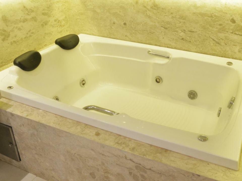 Dubai Suites Montes Claros Eksteriør billede